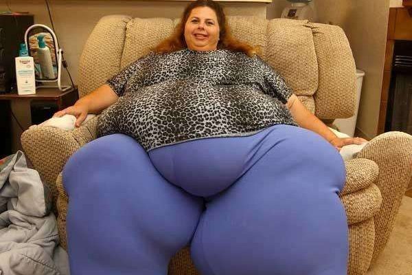 世界上最胖的人有多重。