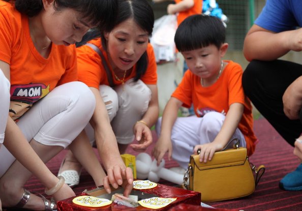 怎样说服校长搞一次义卖活动？感谢回答