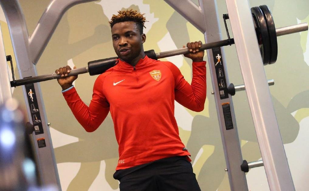 奥斯卡加盟石家庄永昌，现年21岁，上赛季获中甲金靴，此人值得归化吗？