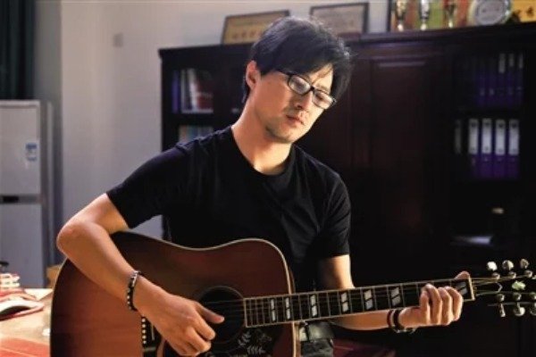 汪峰工作室回应新歌封面争议上头条,他上头条为何这么难?