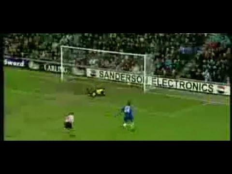 切尔西队歌的歌曲名：《Blue is the colour》