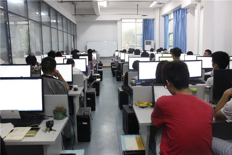 ui设计培训班大概多少钱?