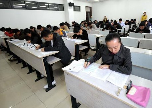 公务员考试培训班15天,交两万八包考过,考不过退钱可信吗?