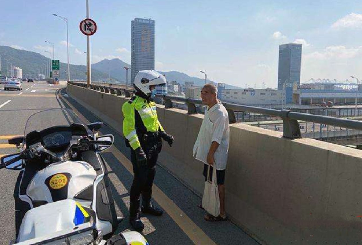 吉林扶余车祸致18人死亡，死者多为掰苞米的零工，对此你怎么看？