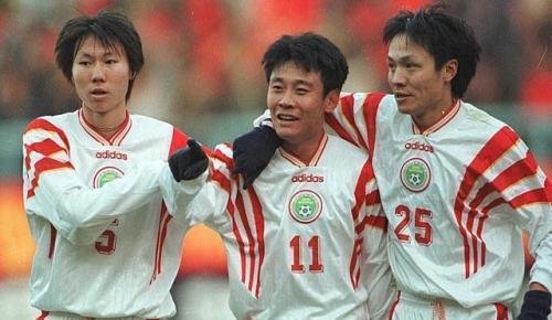 97年十强赛的国足,02年闯入世界杯的国足,哪支的阵容强一些?