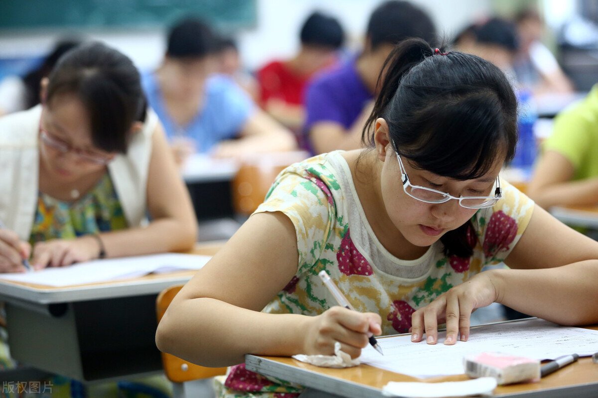 公务员考试培训班15天,交两万八包考过,考不过退钱可信吗?