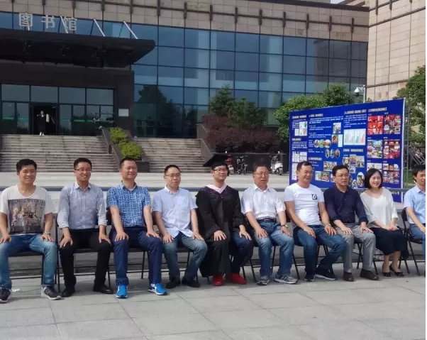 ＂一个人的毕业照＂是怎么回事？