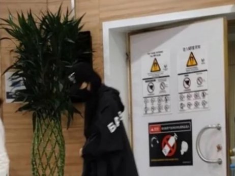近日网曝范冰冰疑似现身妇产医院,她这是炒作自己还是真有孩子了?
