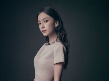 杨颖用废话文学宣传新剧，她的文笔有多好？