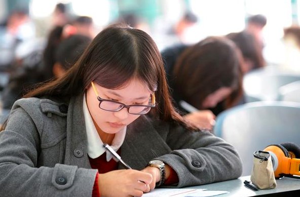 2021年甘肃省高考成绩23日几点可以查询？