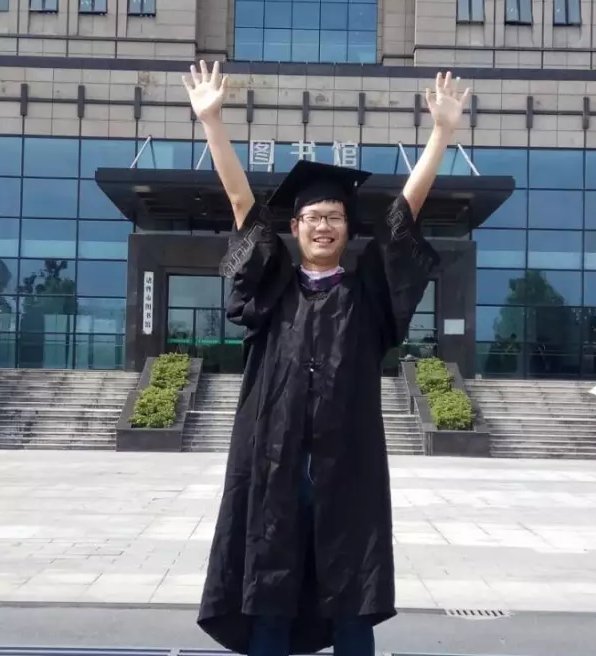 ＂一个人的毕业照＂是怎么回事？