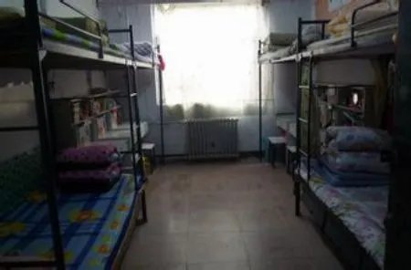 河南大学女生一觉睡醒后发现宿舍只剩自己一人,当时她是什么感受?