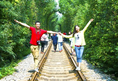 我不要你的承诺,不要你的永远,只要你真真切切爱我一遍。这首歌叫什么名字