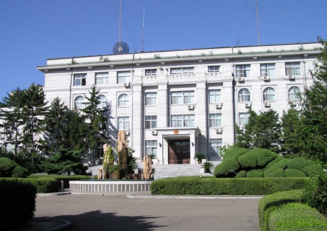 从法律的角度来说驻外大使馆的领土主权究竟归谁?