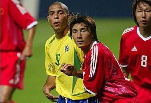 97年十强赛的国足,02年闯入世界杯的国足,哪支的阵容强一些?