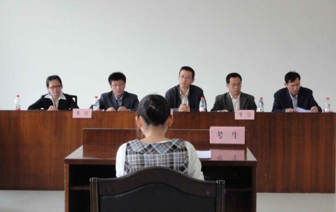 公务员考试培训班15天,交两万八包考过,考不过退钱可信吗?