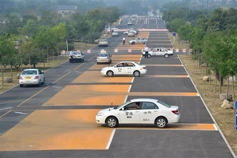 公务员考试培训班15天,交两万八包考过,考不过退钱可信吗?