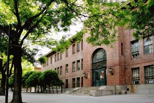 校霸逼迫9名女学生和他交往被捕,被害人心理的伤该如何修复?