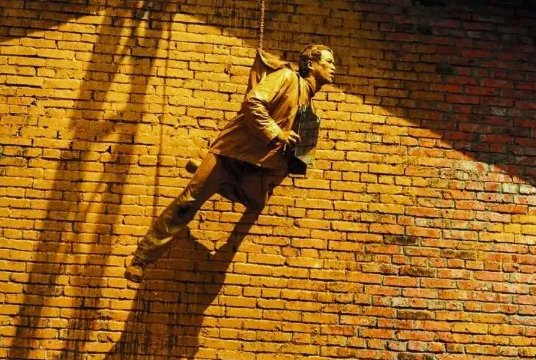 对于何云昌的《抱柱之信》行为有怎样的看法?