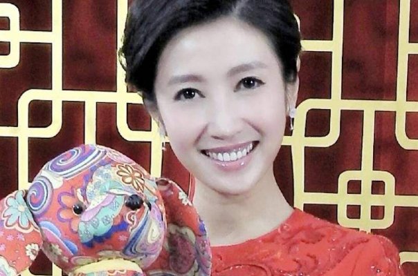 春妮高调秀恩爱,二婚幸福美满,她与前夫为何离婚?