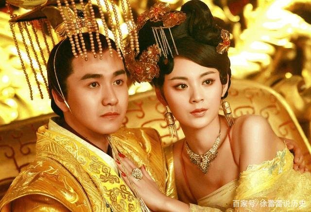 色字头上一把刀是什么意思呢?