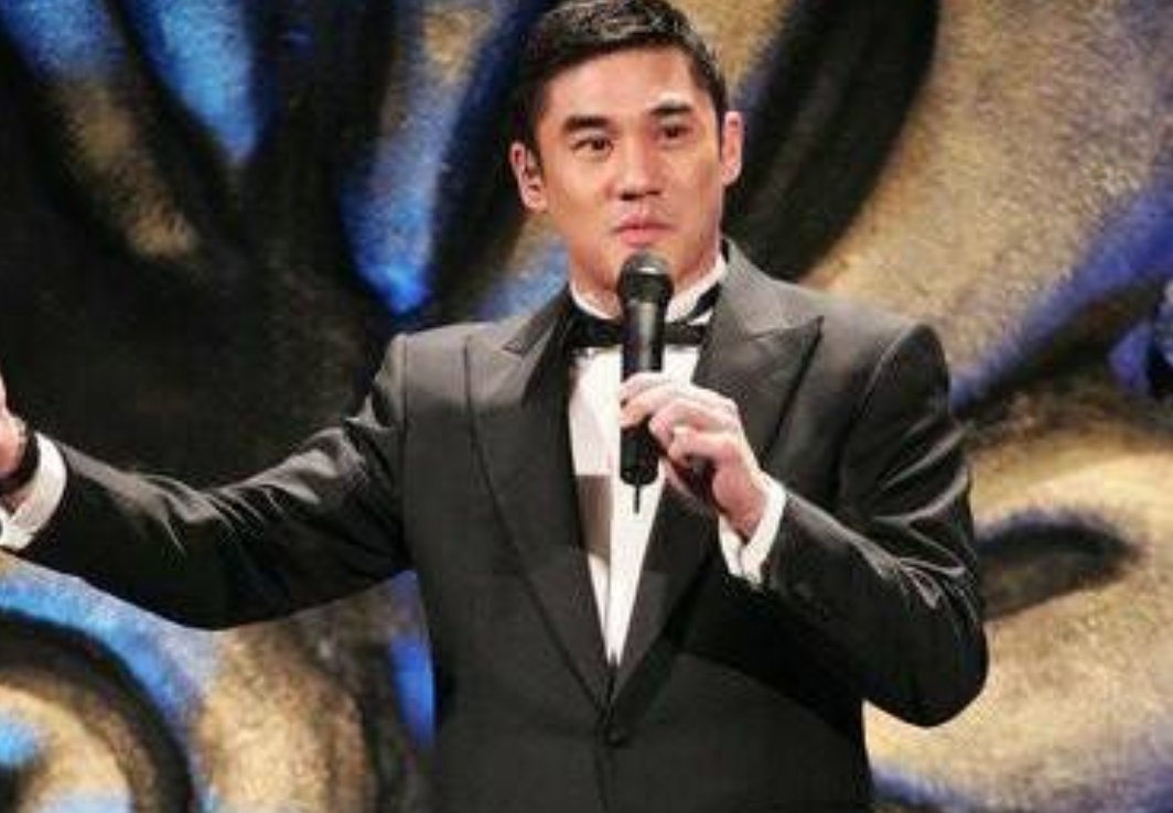 53岁吴大维宣布当爸,孩子的妈妈是谁他为何还不说出来?