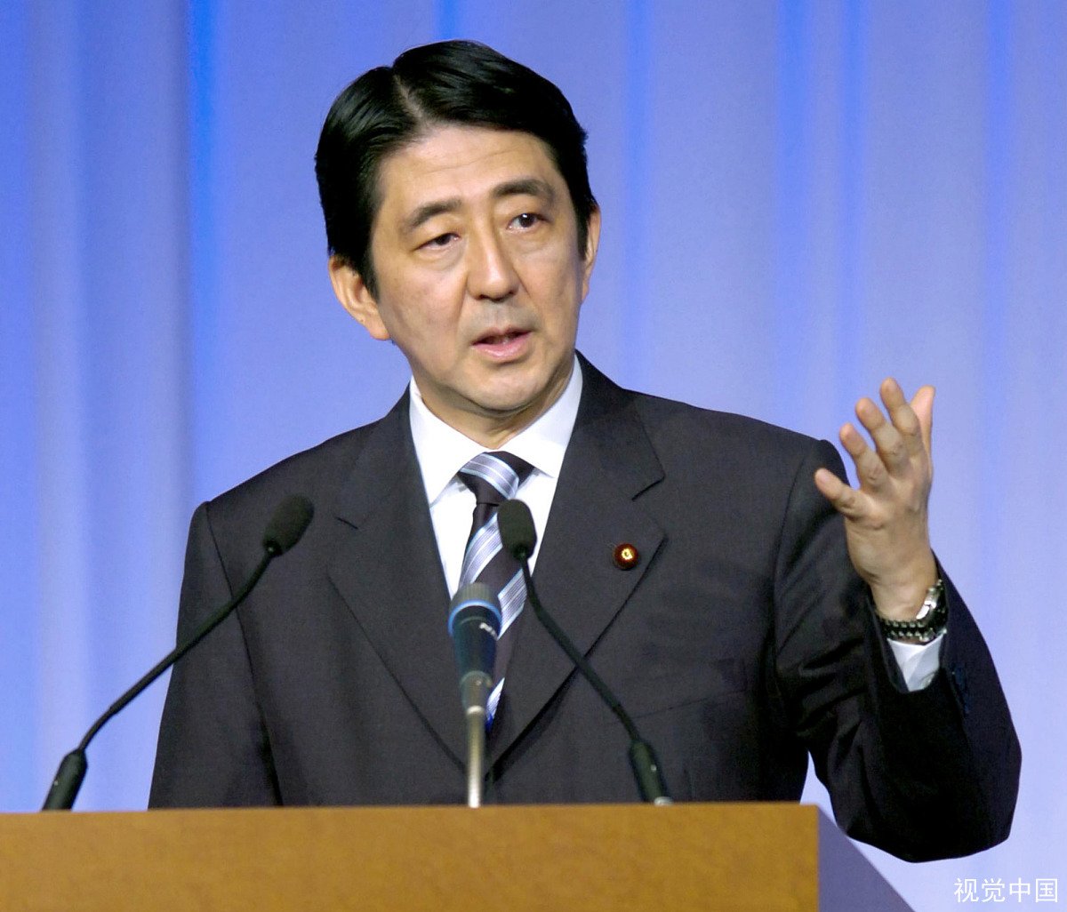 日本首相安倍晋三为何突然宣布辞职?