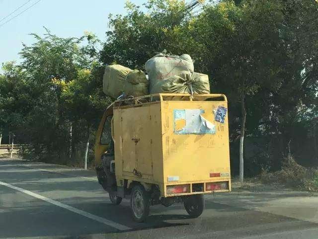 快递员因被投诉吞药自杀,差评和投诉对于快递员的影响有多大?