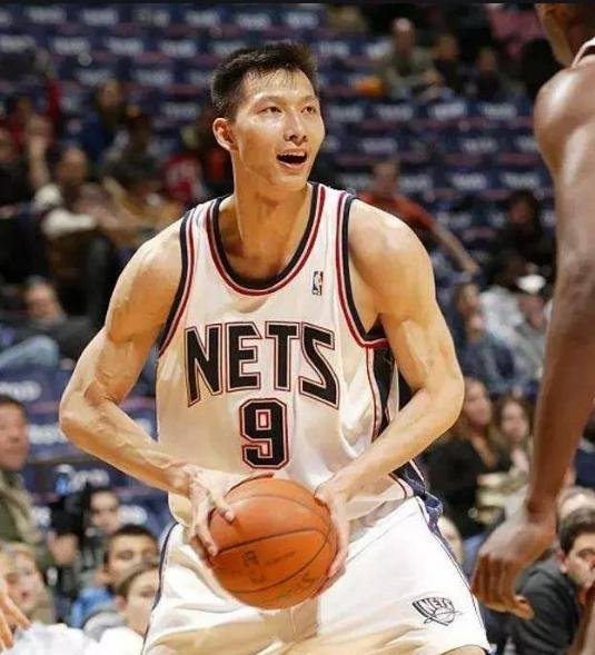 易建联在NBA比赛中,当场砍下最高分是多少?