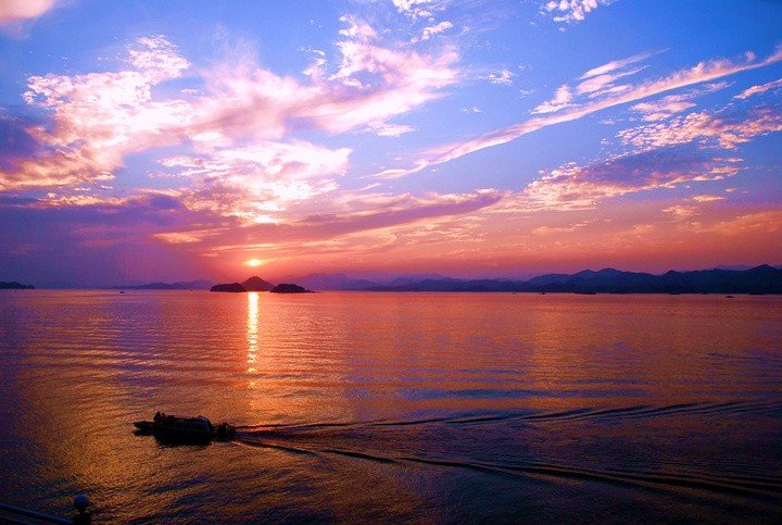 形容“彩霞”的词语有哪些?