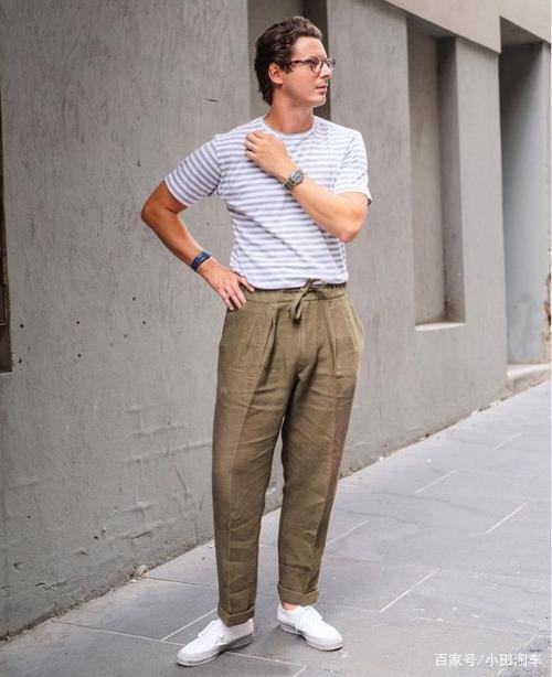 卡其裤是指卡其色的裤子吗,男生怎么搭配更好看?