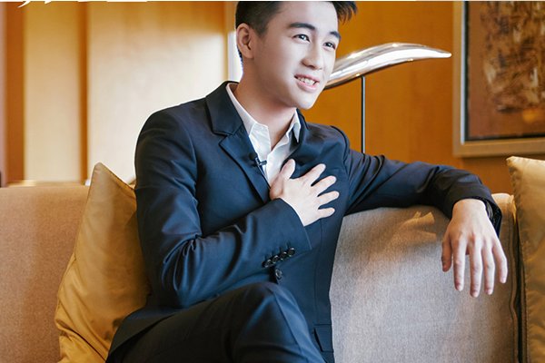 何猷君2000字长文回应微博认证，字字泣血，网友是不是对他太不友好了？