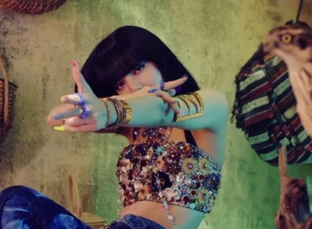 qq音乐 how you like that 有翻译吗？