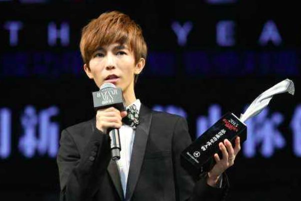 郭敬明身高成谜,他究竟有多高?