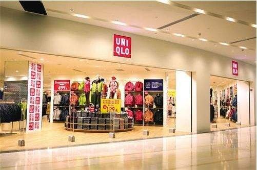 优衣库在韩门店接连关闭,当初火爆韩国市场的优衣库到底怎么了?