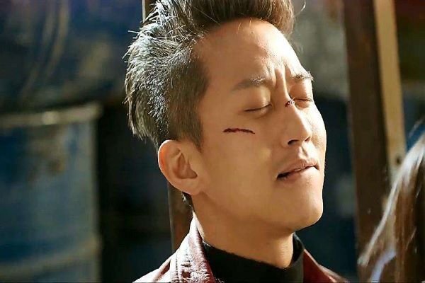 邓超的英文水平真的如跑男里表现的那么差吗？