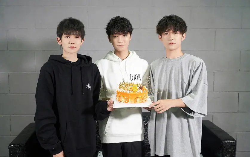 TFBOYS组合微博更改小尾巴：啵的九周年，这有什么含义吗？