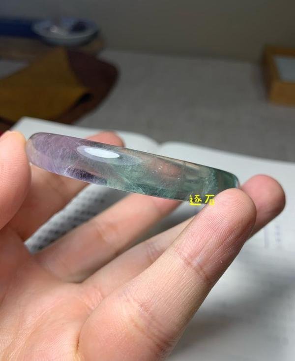 硼铝酸锶和萤石