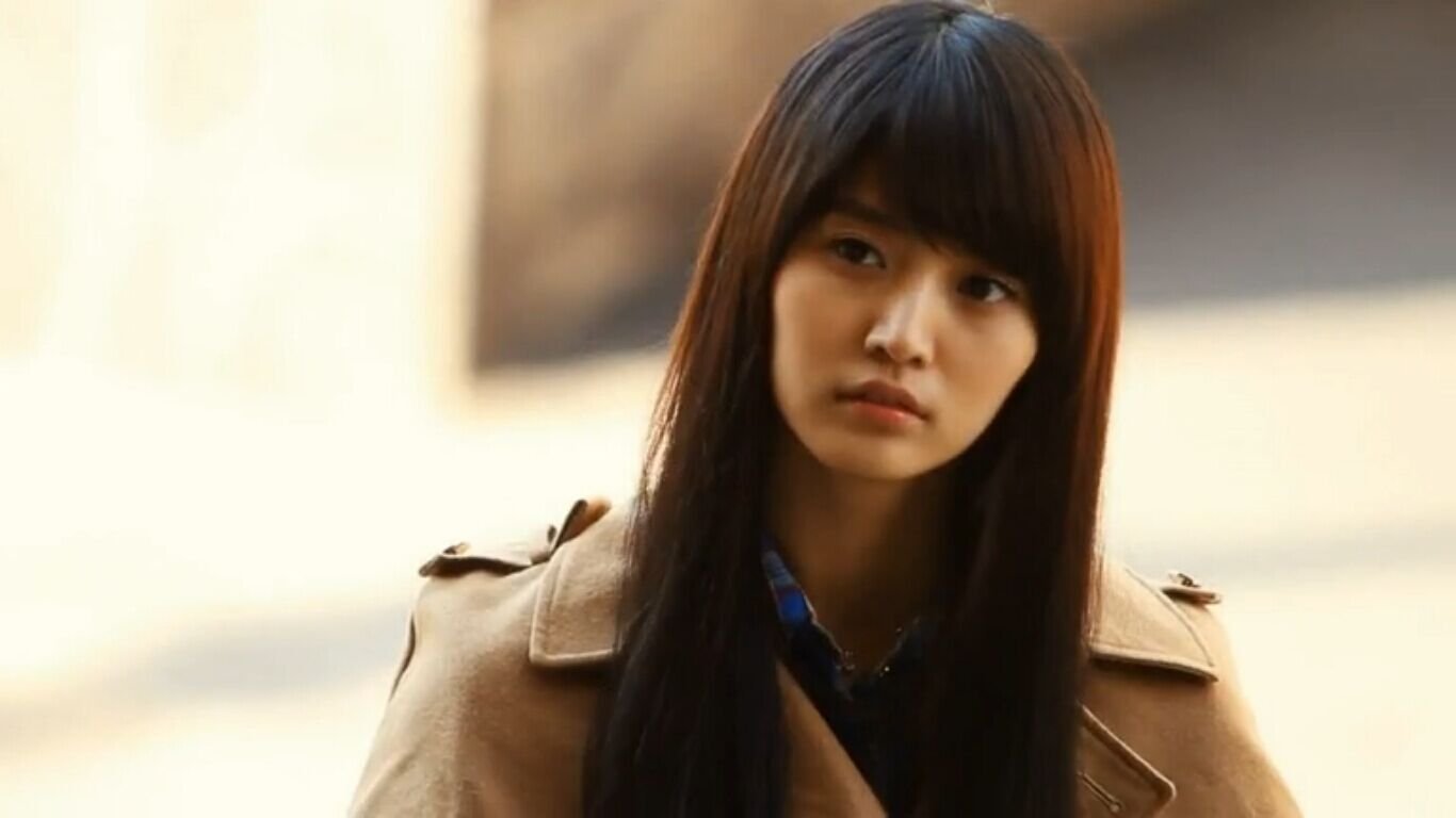 有一个韩国歌mv时长十分钟以上 一个女的在路边听到一首歌哭了回忆过去 救了那个男的