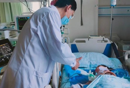 济阳从17楼坠落生还女童已经出院，孩子是否会留下后遗症？