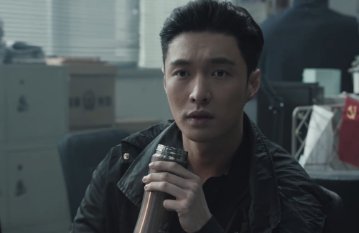 《扫黑风暴》中张艺兴的“尴尬”,打了多少流量明星的脸?