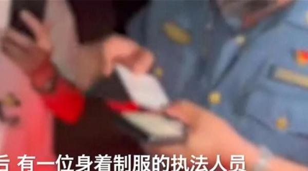 “钓鱼执法”？男子车内抽烟被拒竟要“安排”查车