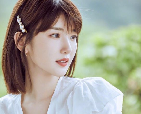 网友曝毛晓彤拒绝给父亲5000万，结果如何？