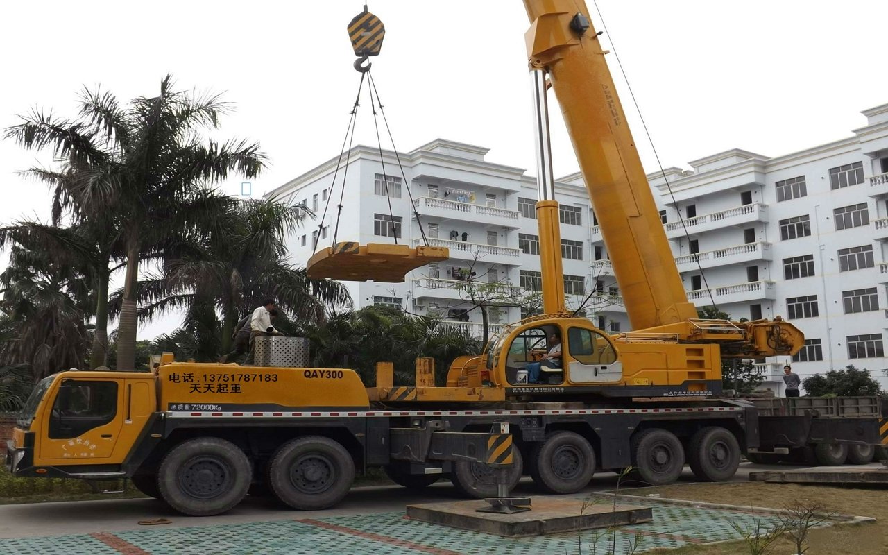 吊车一天的租赁价格是多少钱啊？