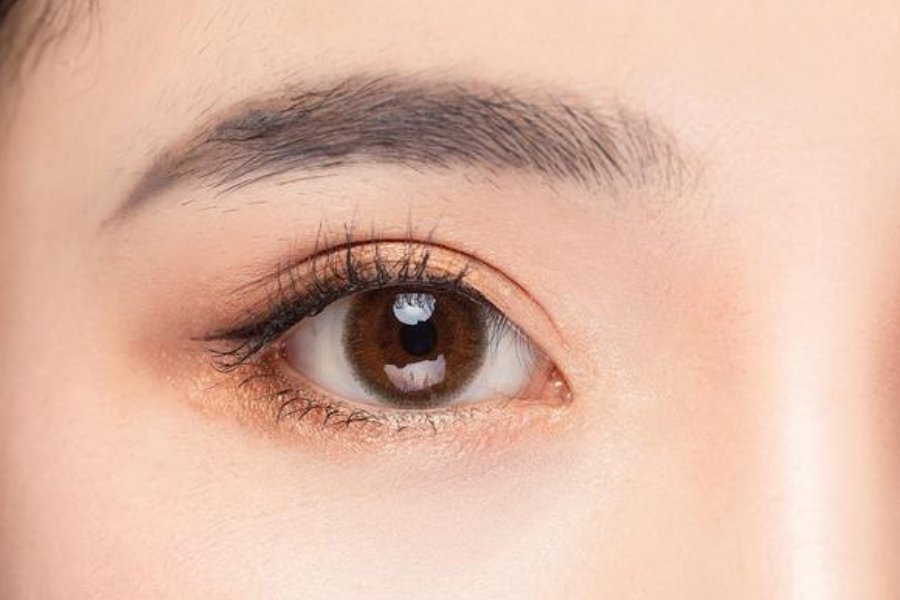 深邃的眼睛是什么意思?