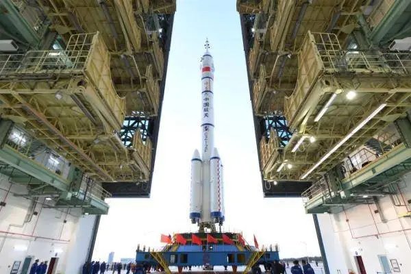 神14已进入应急发射待命状态，为什么神13刚发射，神14就在待命了？