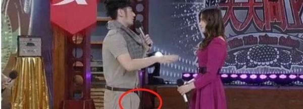 2012年就有网友扒出，钱枫往期在天天向上的四次“勃起”，如今他“涉嫌强奸”登上热搜！