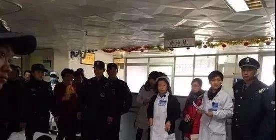 在医院全面推行强制安检制度！丁列明代表这份议案，令人百感交集！