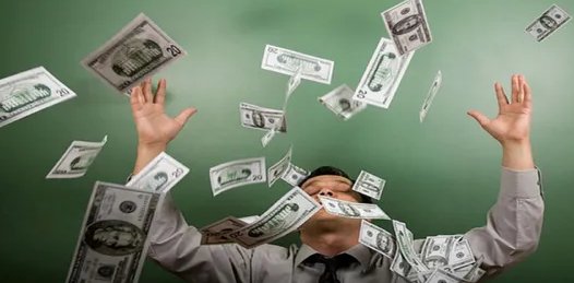 美国一大学生炒股1个月，赚了7亿！他这种赚钱方式我们学得来吗？