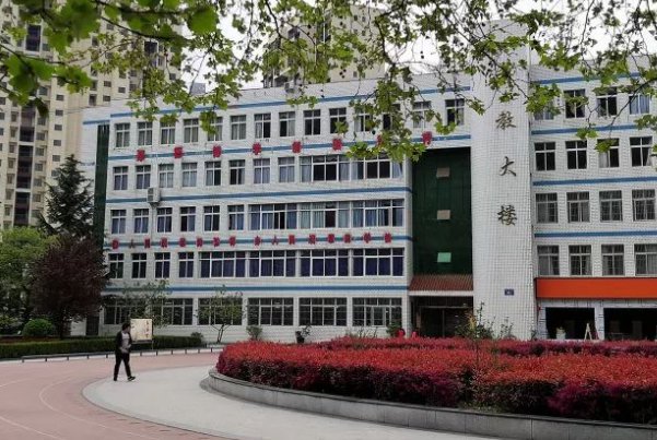 巴东二中在哪里